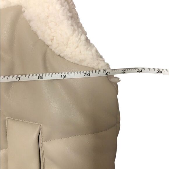 Womens Vest Sherpa Vegan Leather Size M NWT Blank NYC 
Retail $128 REVOLVE - Picture 7 of 9